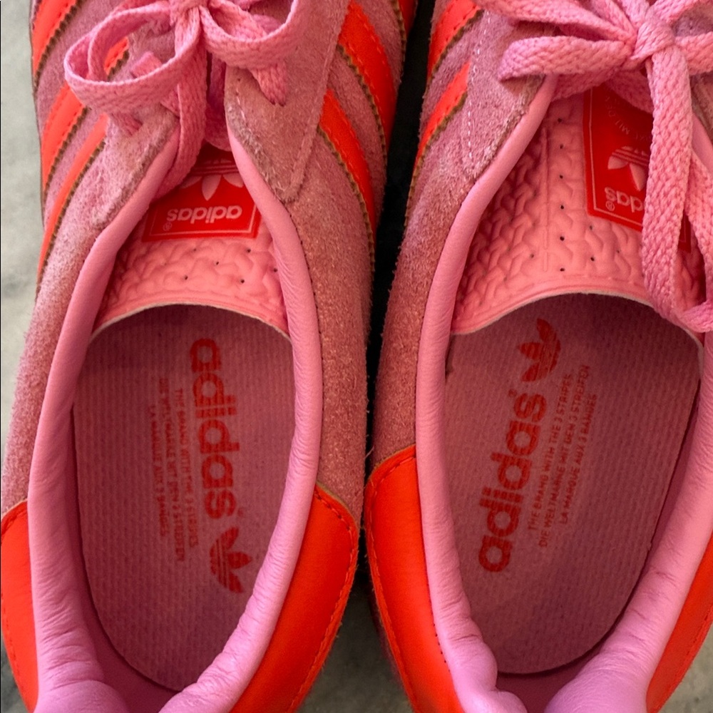 Adidas Gazelle Tennis Shoes. Size Women’s 9.5.
Worn once! - Picture 3 of 6